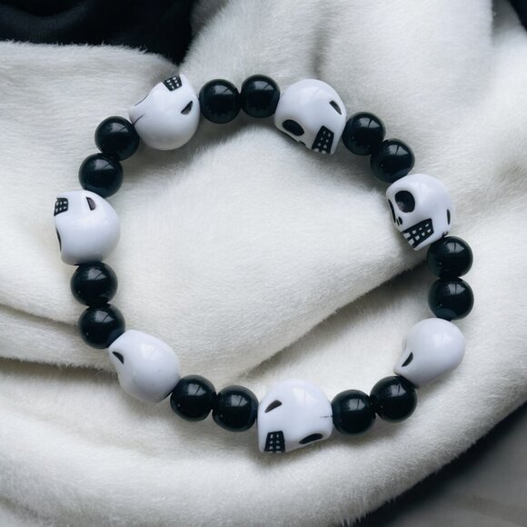 Skull Beaded Stretchable Bracelets - Picture 3 of 4